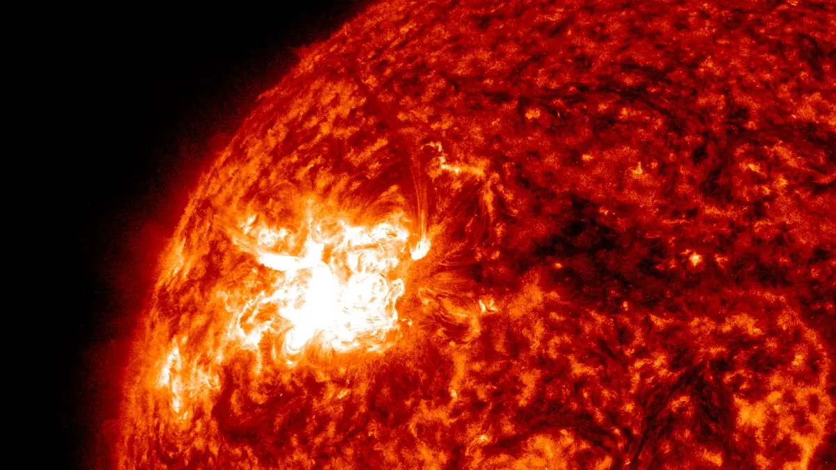 m6.7 solar flare january 31 2025 aia 304