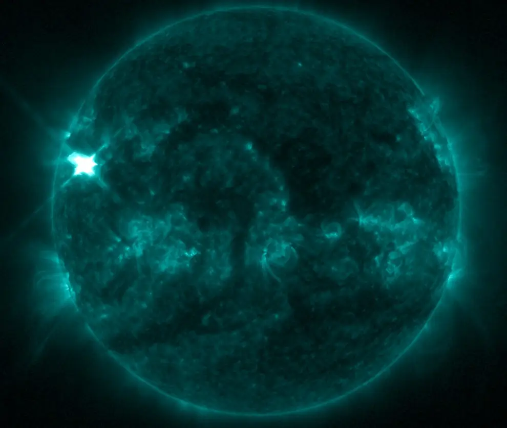 x1.1 solar flare january 3 2025 suvi 131 bg