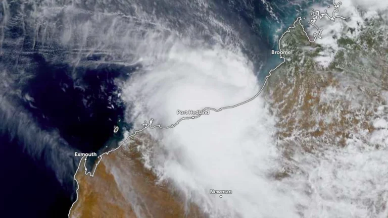 Cyclone Zelia making landfall at 0400 UTC on February 14, 2025, over the coast of West Australia.