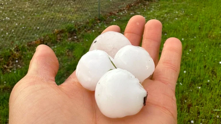 Large hail in Arkansas on March 30, 2025