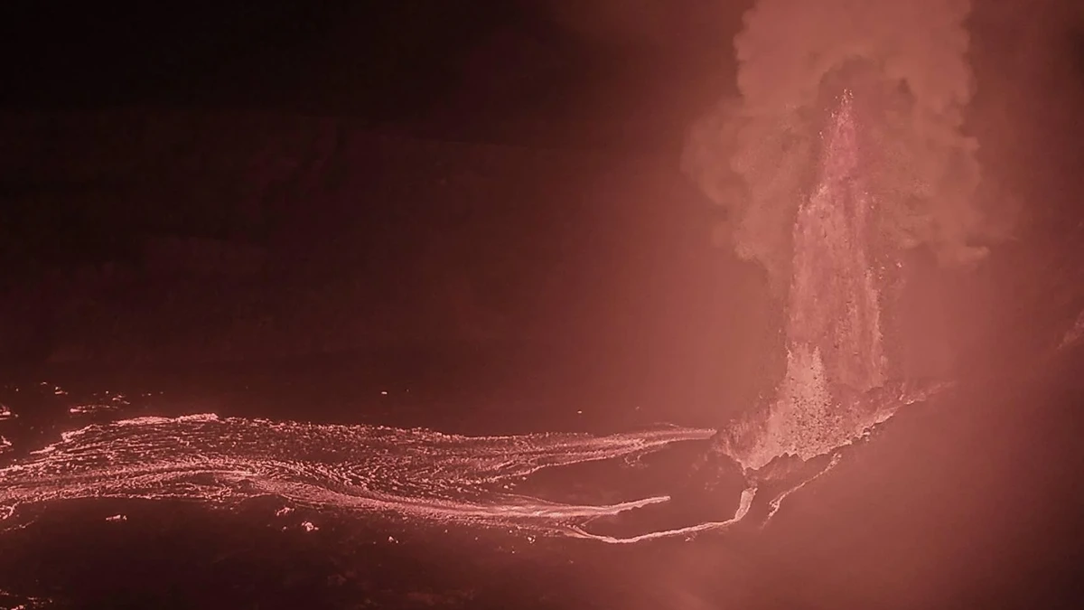 West vent in Halemaʻumaʻu crater
