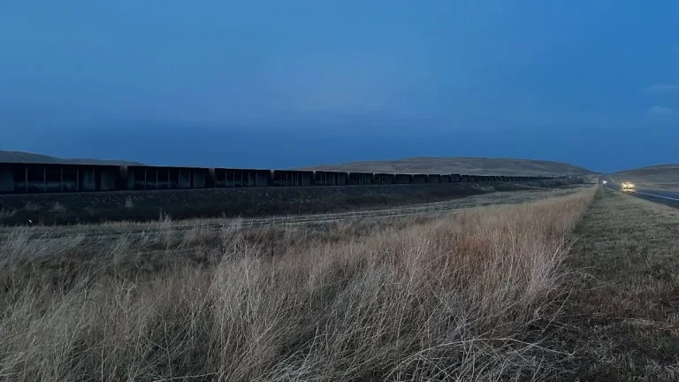 BNSF train derailed during powerful wedge tornado nebraska april 27 2025 f