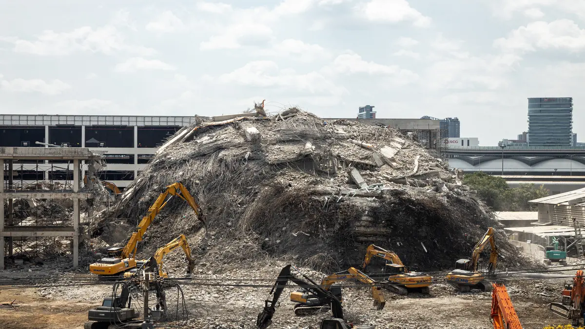 Collapse of New Headquarters of the State Audit Office (Thailand) after the 2025 Myanmar earthquake, pictured from JJ Mall, Bangkok. Image credit: Supanut Arunoprayote