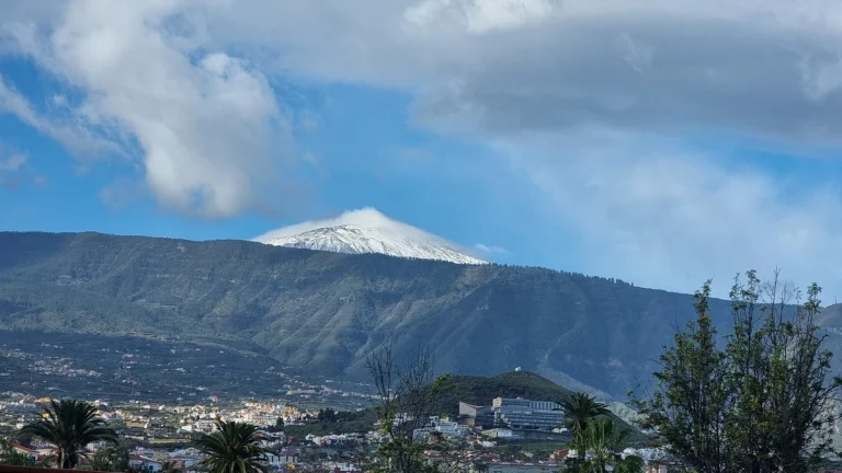 El_Teide_Spain_Rare_Snow_April10