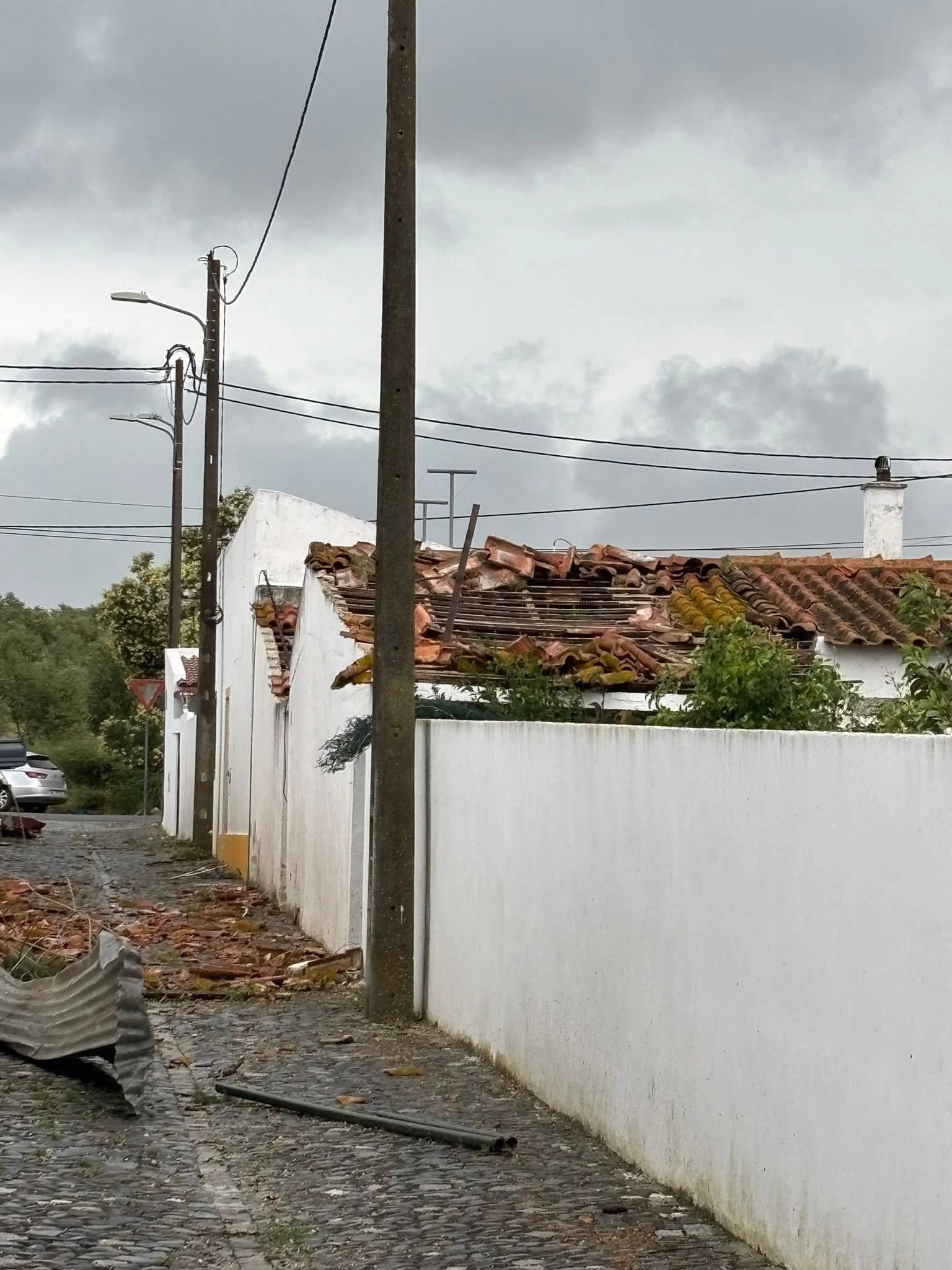 Tornado this morning in the town of Porto Peles. Image credit: Fábio Raimundo Acosta
