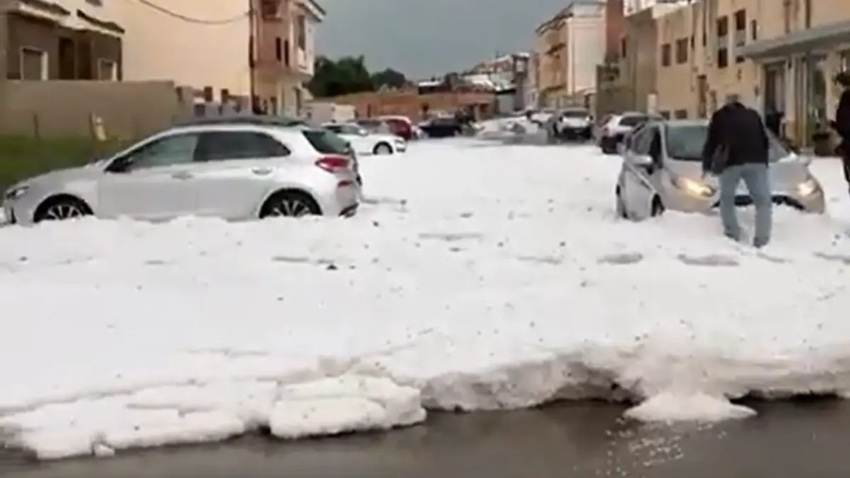 Hail in Villar del Arzobispo in Valencia, Spain this afternoon. Image credit: Volcaholic