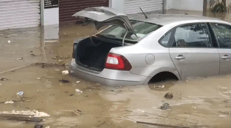A car submerged in Bengaluru on May 19. Image credit: Volcanoholic