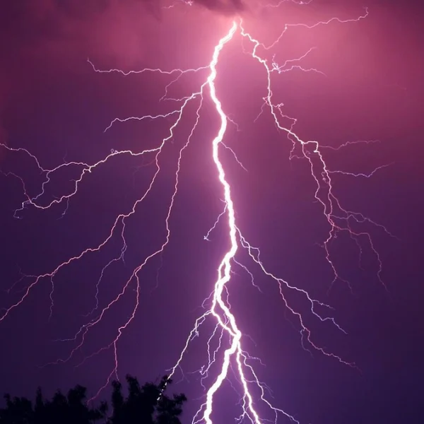 Lightning. Credit: Ronomore/Pixabay