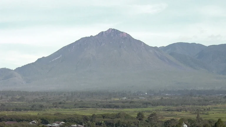 bur no telong indianesia eruption