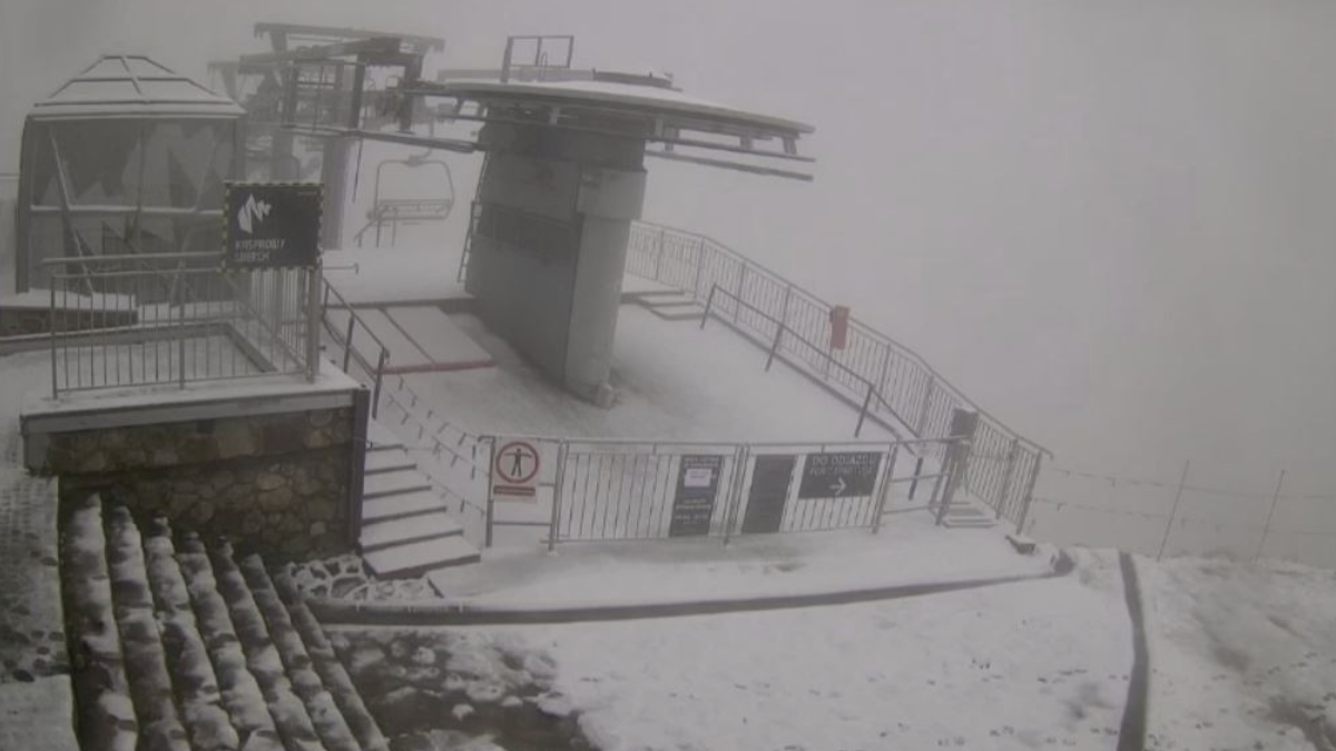First August snowfall since 2010 at Kasprowy Wierch in Polands Hgh Tatra Mountians on August 24, 2025. Credit: ferozwala