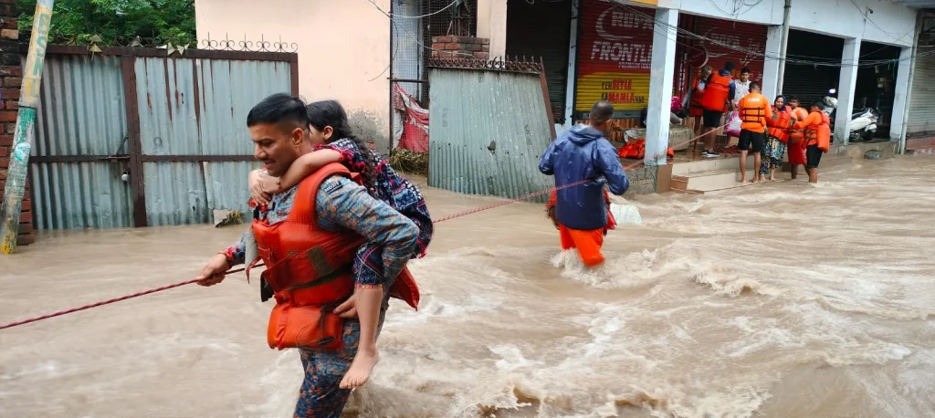 Flood rescue in Punjab on August 29, 2025. Credit: NDRF.