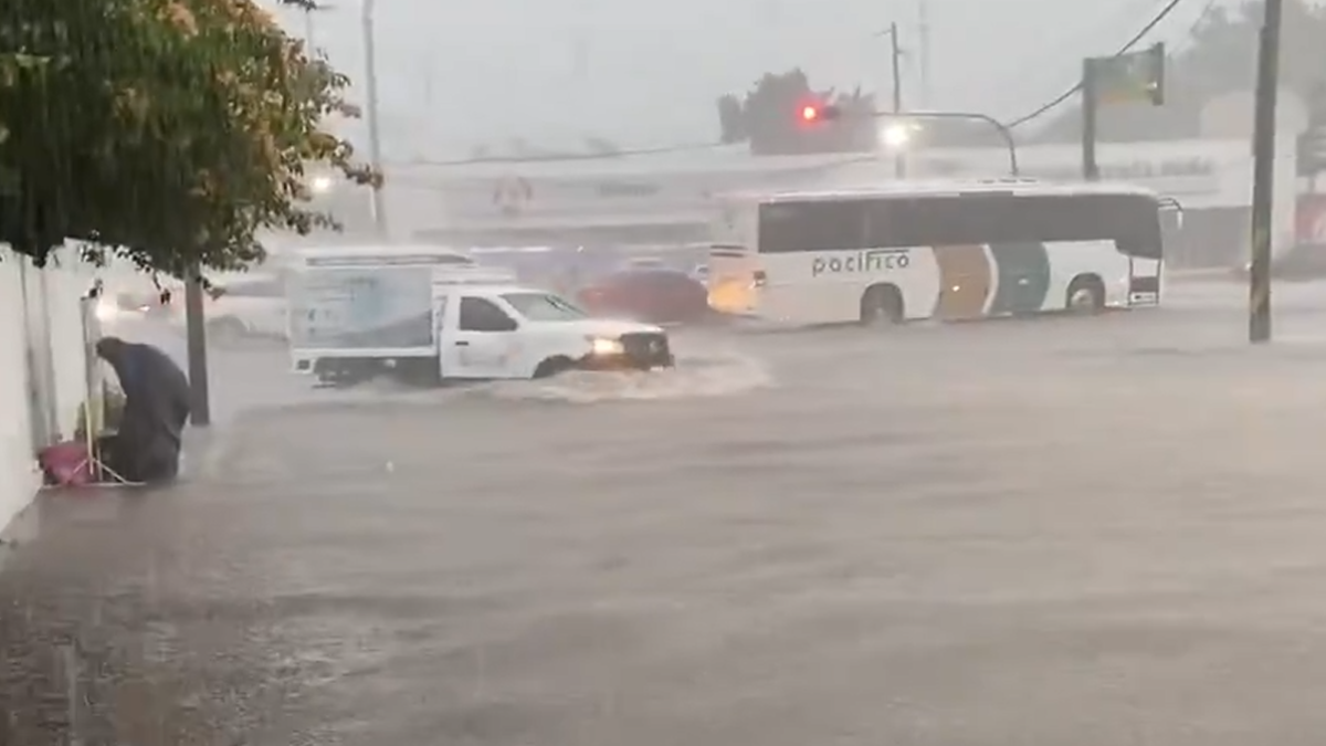 Flooding in Avenida Xalisco, Tepic, Nayarit, Mexico on August 7, 2025. Credit: Weather Monitors