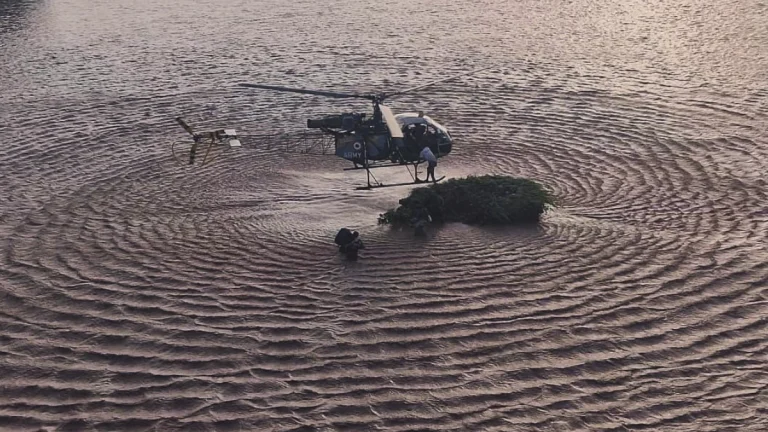 Helicopter rescue in Punjab, India, on August 28, 2025. Credit: Western Command of Indian Army