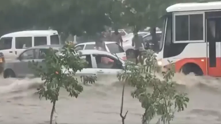 Karachi flooding August 19, 2025