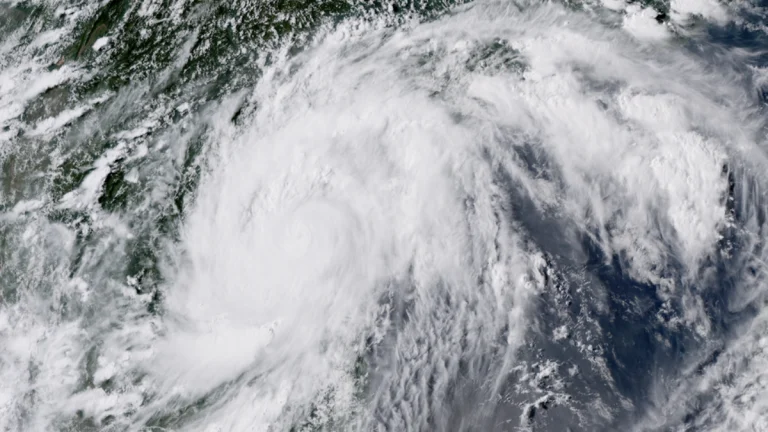 Satellite image of Typhoon Kajiki making landfall at 08:00 UTC on August 25, 2025. Credit: Himawari-9, RAMMB CIRA, The Watchers.