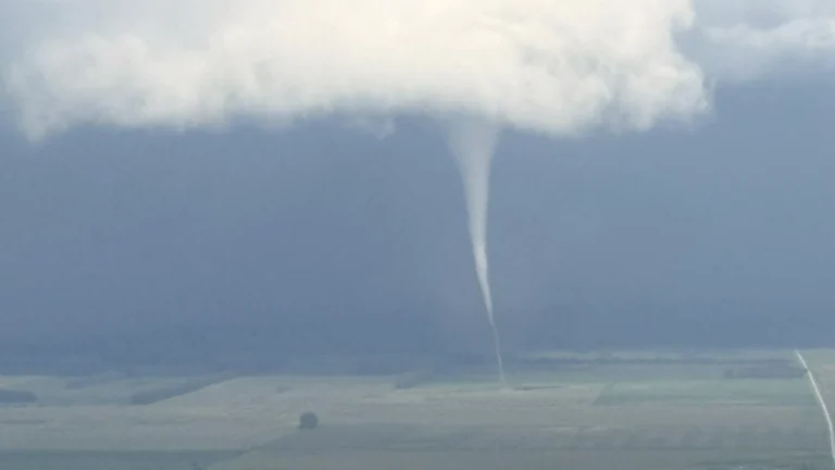 Tornado near Hankinson, North Dakota on August 21, 2025. Credit: Eric Klindt
