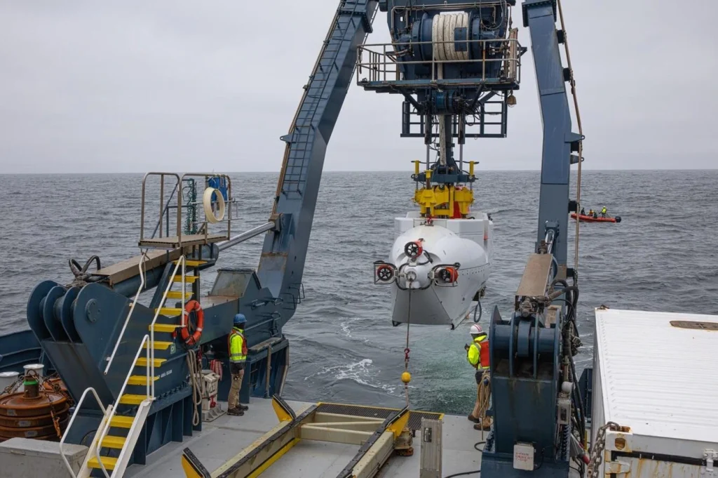 Using the U.S. Navy’s human-occupied vehicle (HOV) Alvin