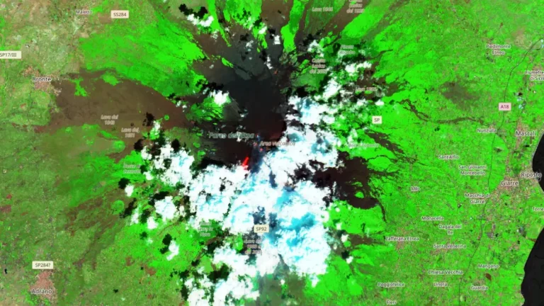 swir satellite image of etna volcano italy on august 20 2025