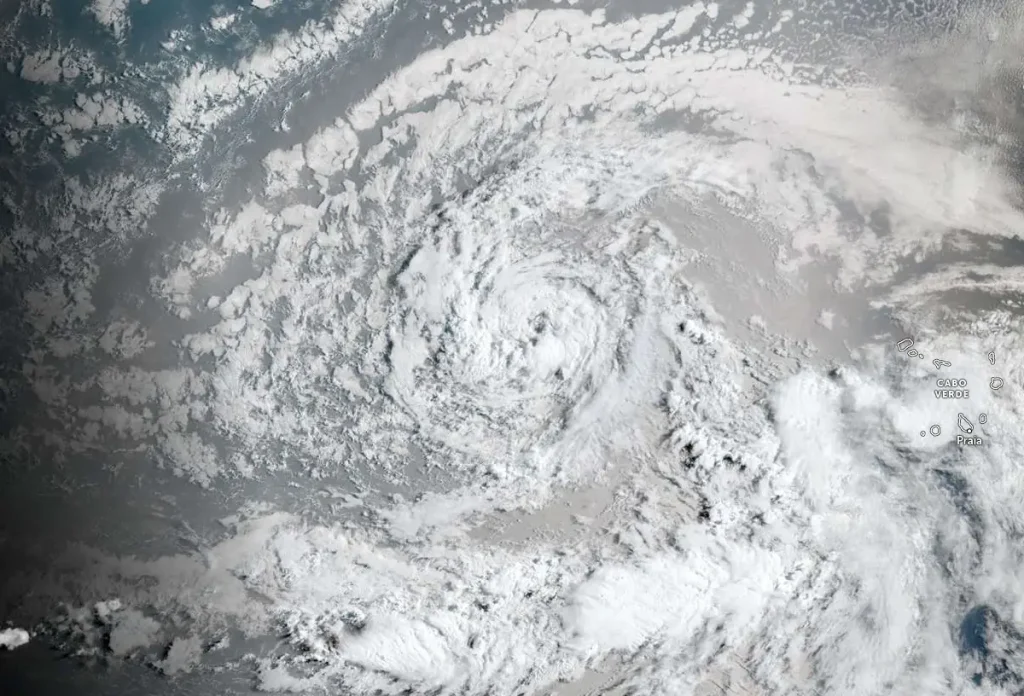tropical storm erin satellite image 0940 utc on august 12 2025 goes-east bg
