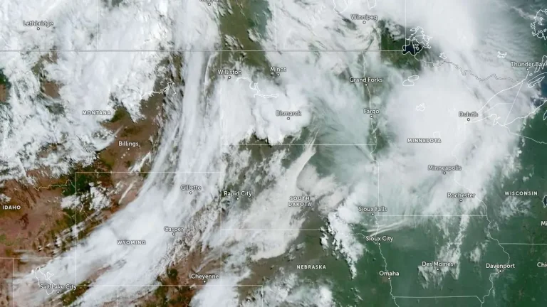 upper midwest satellite image 1450 utc august 8 2025