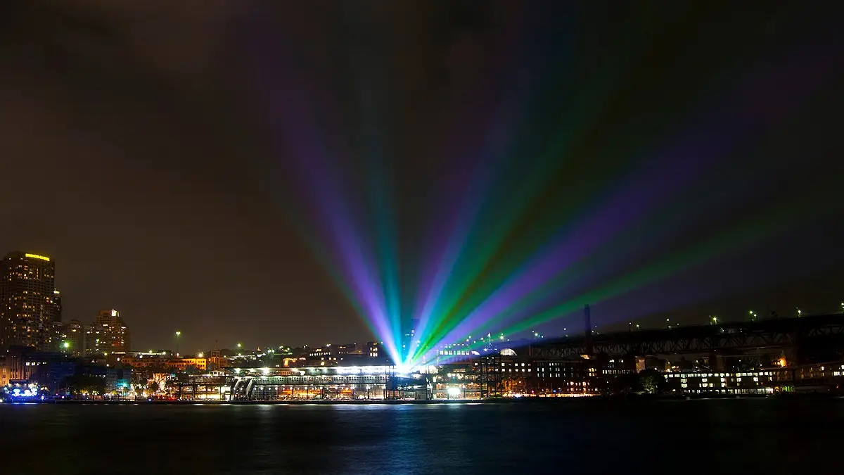 vivid sydney light beams by nigel howe