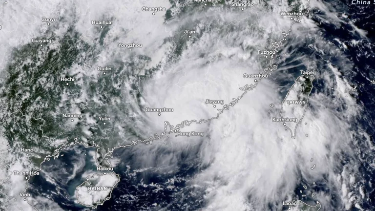 Typhoon Mitag making landfall over China at 06:50 UTC on September 19, 2025. Credit: Himawari-9, Zoom Earth, The Watchers