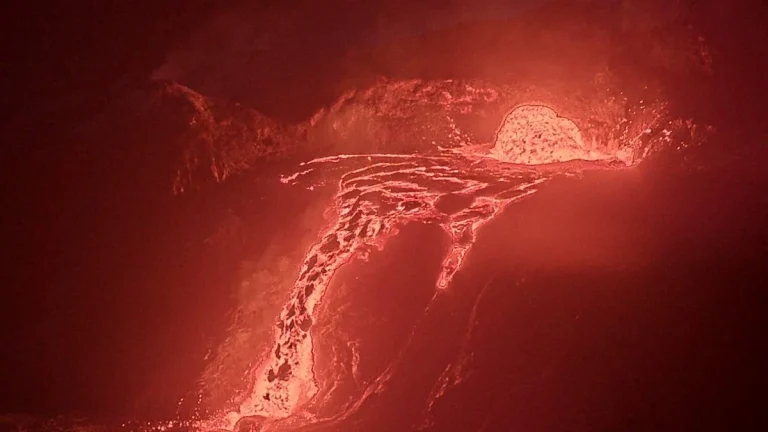 kilauea volcano 0549 hst september 18 2025