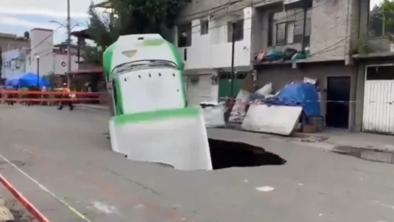 mexico city sinkhole swallows truck september 13 2025