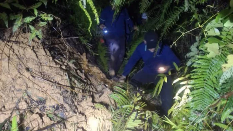 restoration works after landslide leaves 230000 people without power in malaysia september 13 2025