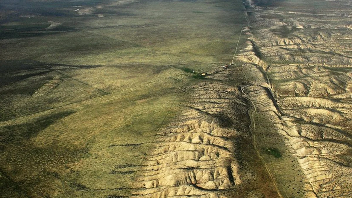 Aerial photo of San Andreas Fault looking northwest onto the Carrizo Plain with Soda Lake visible at the upper left