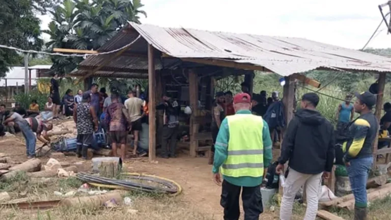 Mine collapse in Venezuela claims 14 lives on October 12, 2025. Credit: Zoedanbolivar