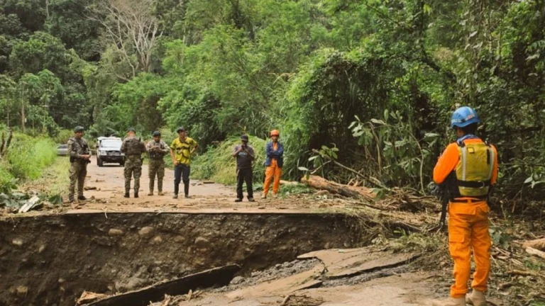 Roads damaged by flooding in Mexico on October 11, 2025. Credit: Sinaproc_Panama