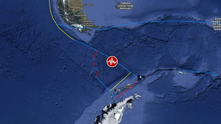 Epicenter of M7.6 earthquake in Drake Passage on October 10, 2025