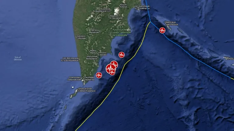 epicenter of m6.1 earthquake near the coast of kamchatka october 3 2025