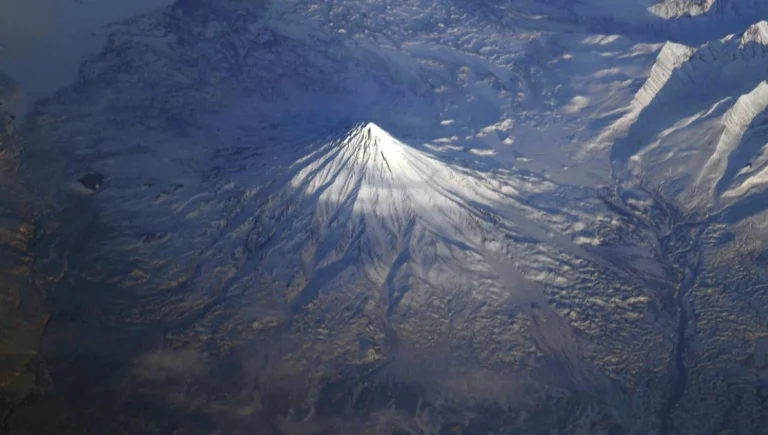 kronotsky volcano kamchatka 2019 roskosmos oleg kononenko