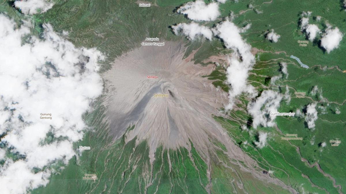 satellite image mount semeru indonesia on october 16 2025
