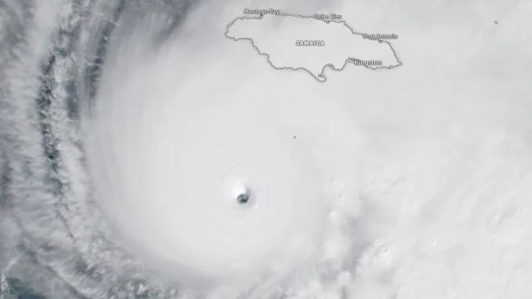 satellite image of category 5 hurricane melissa at 1450 utc on october 27 2025
