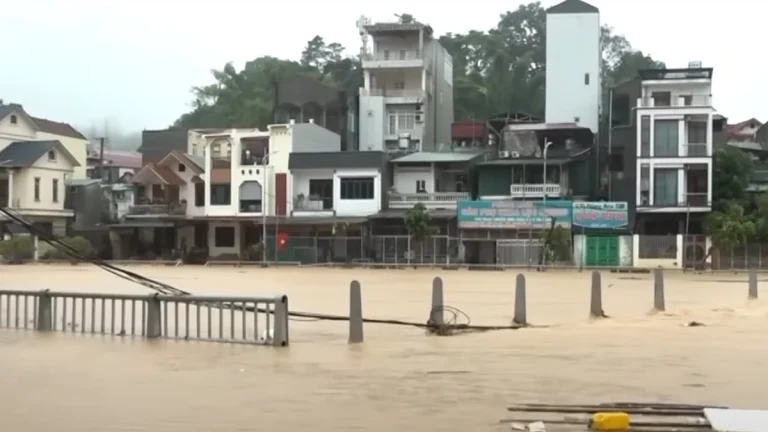 typhoon matmo causes deadly floods in vietnam october 2025