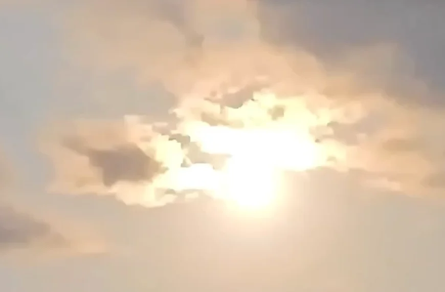 Bright daytime fireball over Puerto Rico on November 23, 2025. Credit: SAC