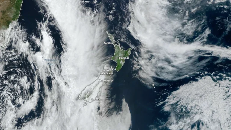 Satellite image of New Zealand as of 01:50 UTC on November 17, 2025