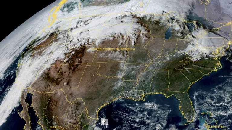 Satellite image of the USA at 21:50 UTC on November 14, 2025. Credit: NOAA/GOES-19, RAMMB/CIRA, The Watchers