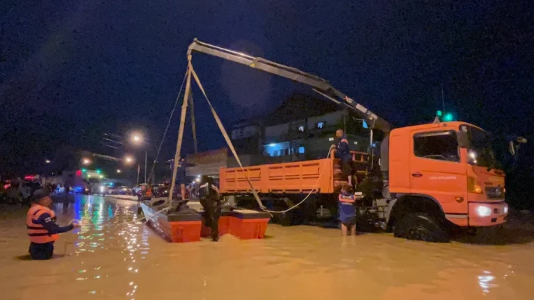 Severe flooding in Thailand after record breaking rainfall Credit Royal Thai Army