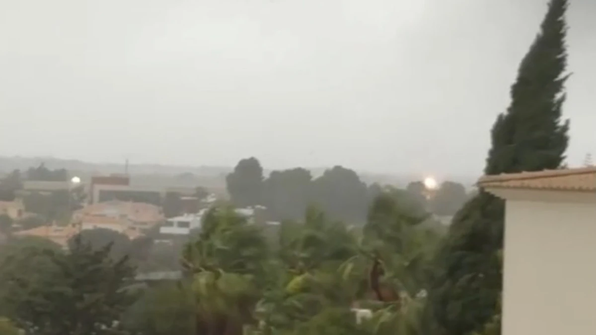 Tornado strikes Albufeira leaving 1 dead and more than 20 injured, Portugal November 15 2025