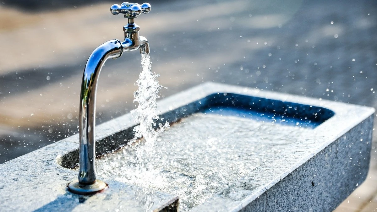 faucet sink water
