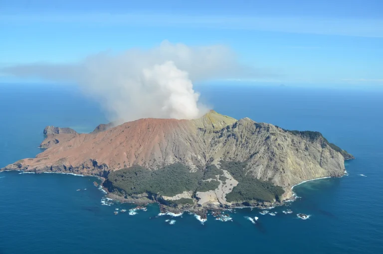 white island volcano new zealand november 3 2025