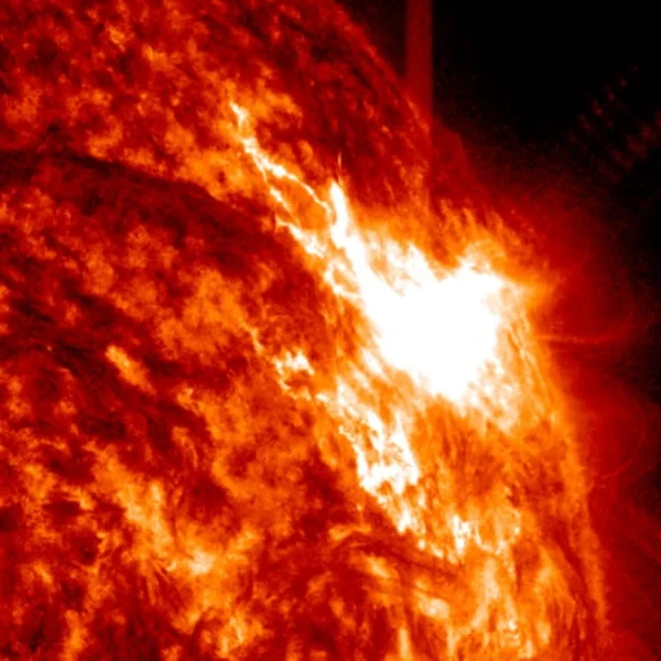 Major X4.0 solar flare erupts, producing fast CME and solar radiation storm