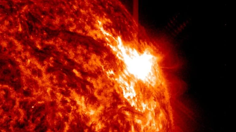 X4.0 solar flare on November 14, 2025. Credit: NASA SDO/AIA 304