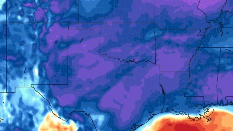 2m temperature anomaly graphic for Texas and Oklahoma on December 4, 2025