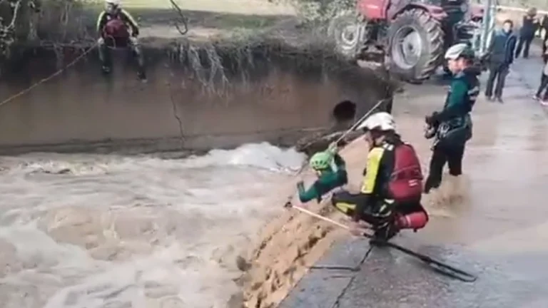 Civil operatives clearing floodwaters in Andalucia Spain on December 28, 2025