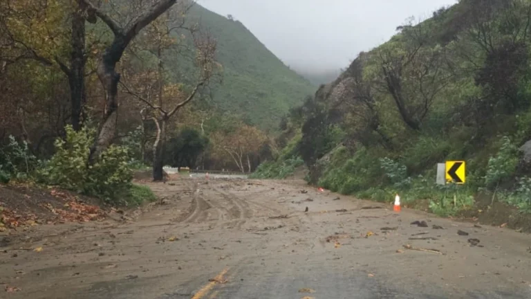 Mudslide closed Topanga Canyon Boulevard (SR-27) from PCH to Grand View Drive on Dec. 24, 2025. Image credit: Caltransdist7